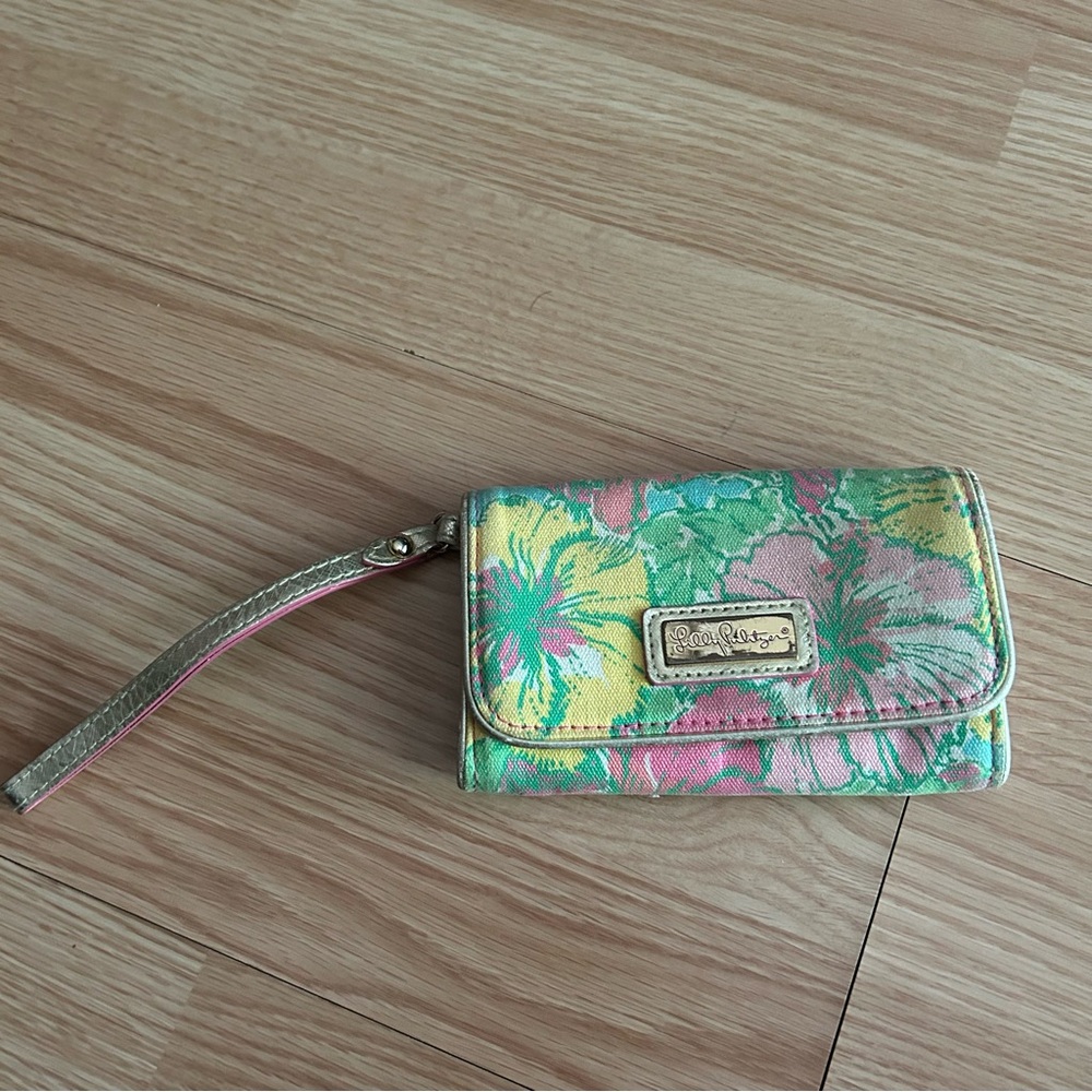 Lilly Pulitzer Floral It’s a Keeper Mini Wristlet Clutch